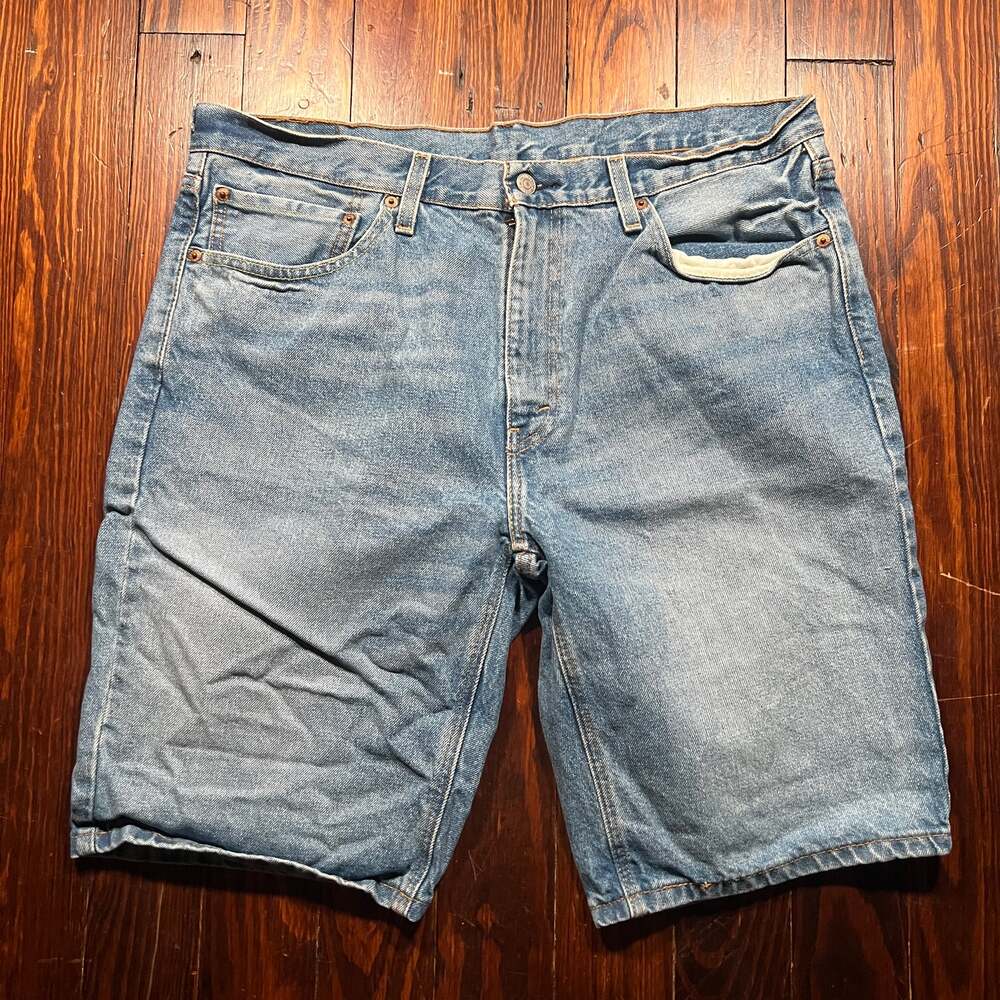 Levi Strauss & Co. 36 Classic Denim Shorts Light Blue Relaxed
